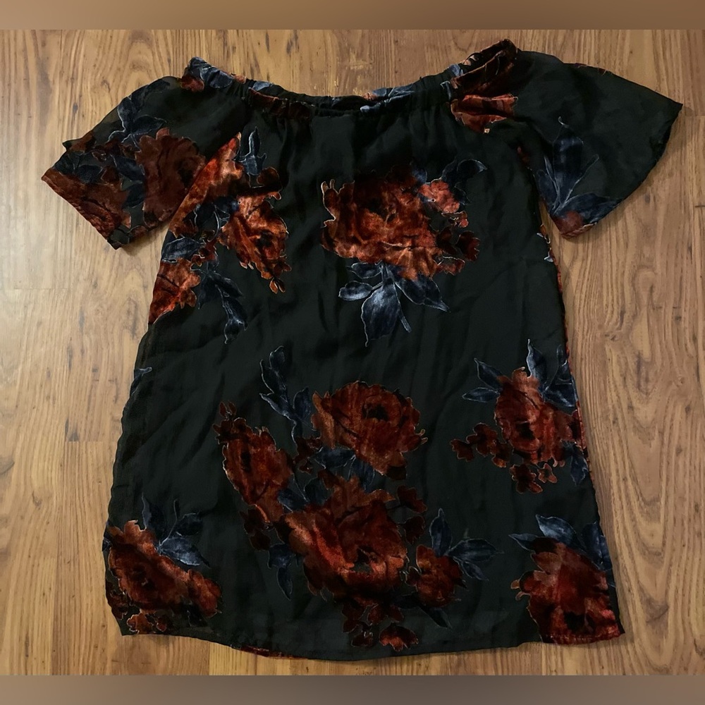 As U Wish Black Off-Shoulder Top with Rust and Navy Floral Velvet Medium